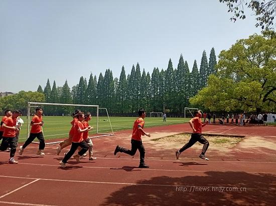 湖南工程学院:心向党 奋力跑4.jpg 湖南工程学院:心向党 奋力跑4.jpg