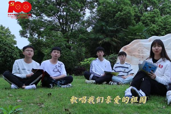 湖南工程学院:百首红歌班班唱,唱出青年好声音5.jpg 湖南工程学院:百首红歌班班唱,唱出青年好声音5.jpg