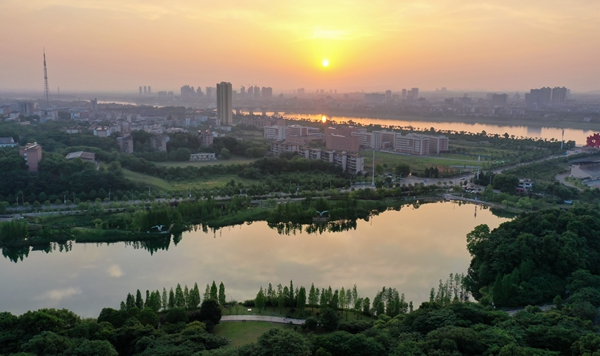 1590138772131093109.jpg 李俊贤3.jpg